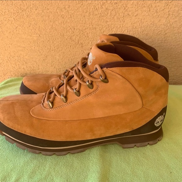 PRE OWNED TIMBERLAND MEN'S SIZE 11 BROWN SUEDE BOOTS - Picture 2 of 6